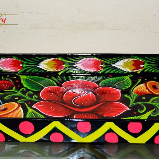 32178116_2372266166120731_6655834183509737472_n Serving tray