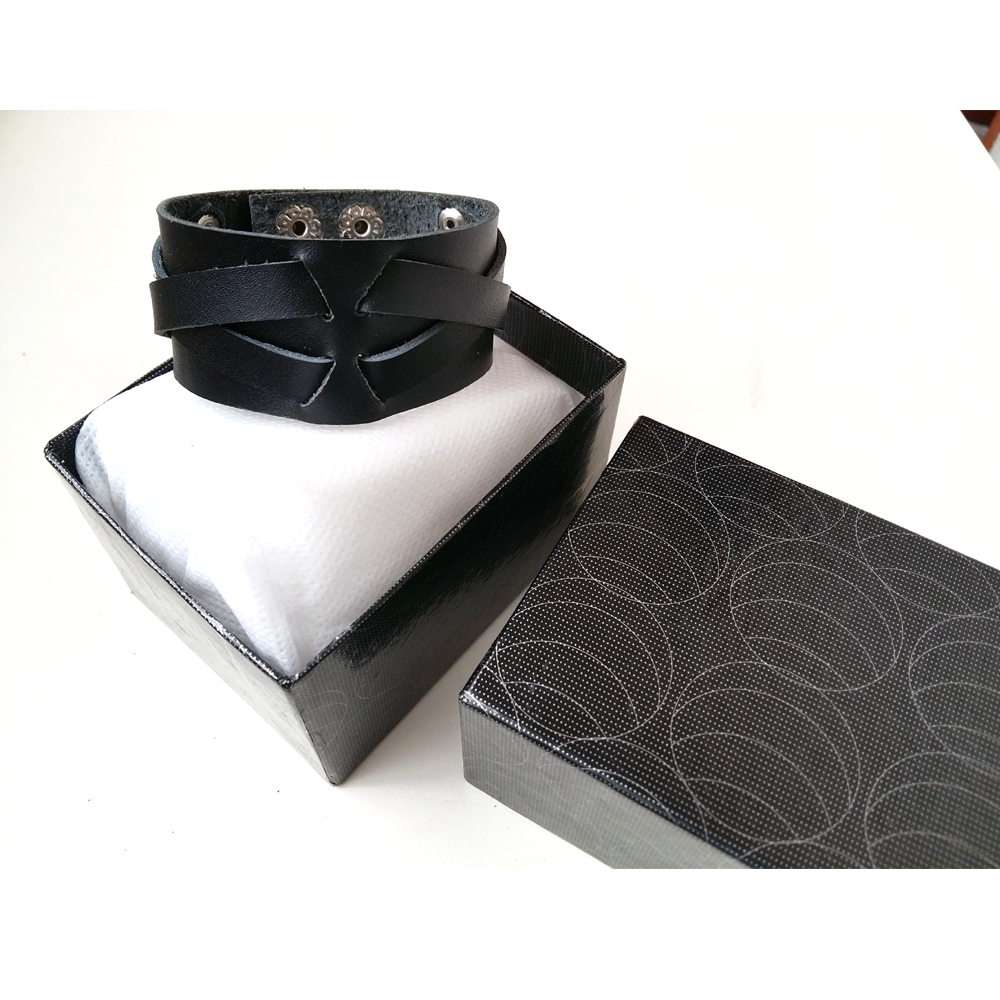 20180604_162544_Richtone(HDR)02 Leather Bracelet