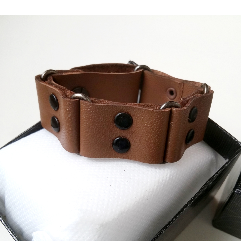 20180604_163659_Richtone(HDR)02 Leather Bracelet