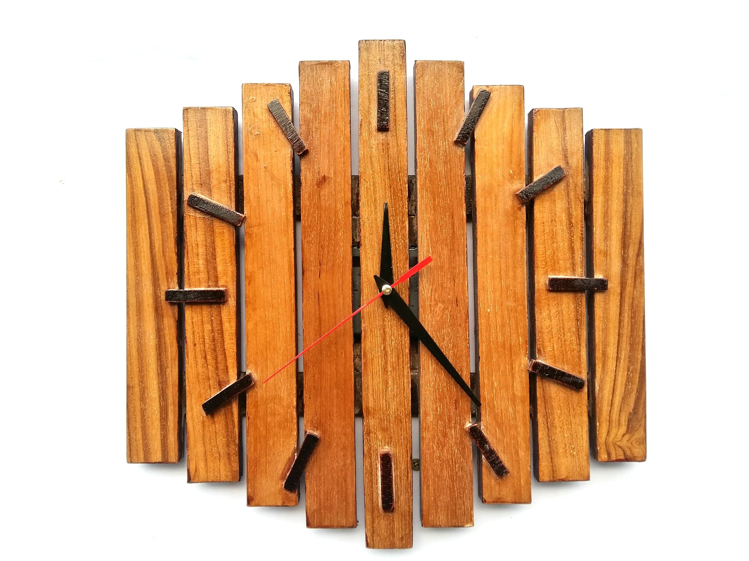 20180811_182405_Richtone(HDR) Wall Clock