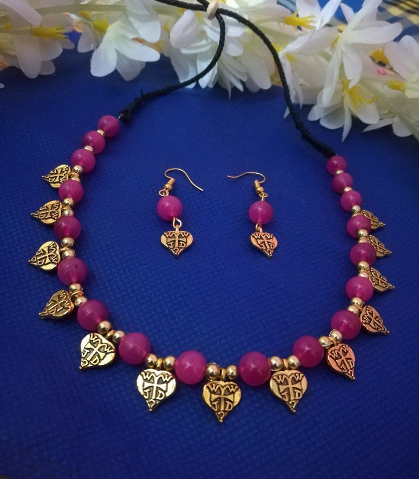 49235760_2318156361800603_5745174531186622464_n Neck Piece