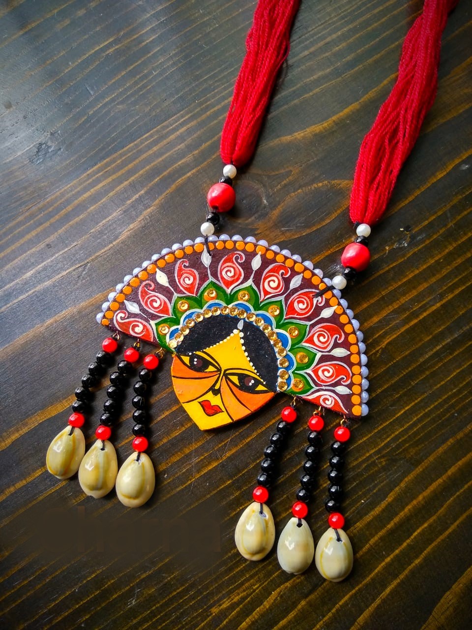 9 Neckpiece