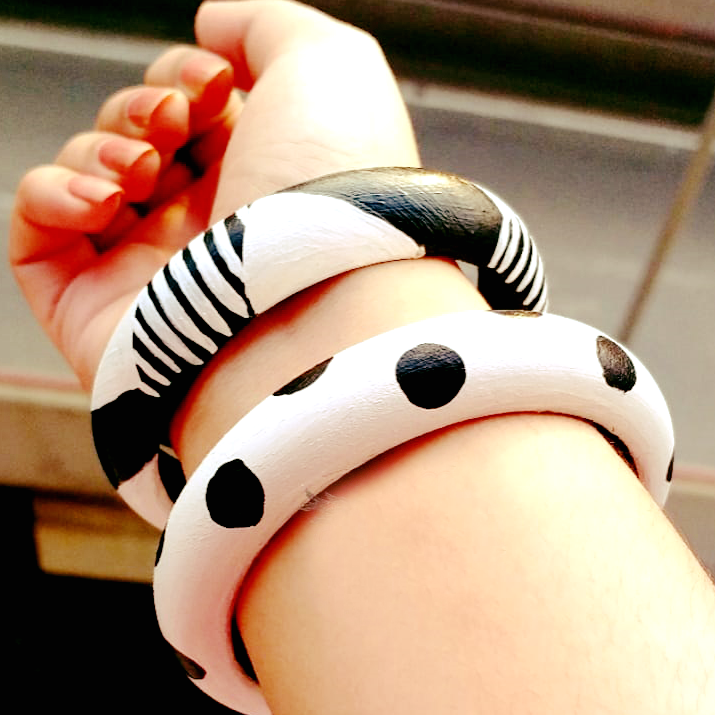 81947462_2265695447063556_3851814533198774272_n Black and white set bangles