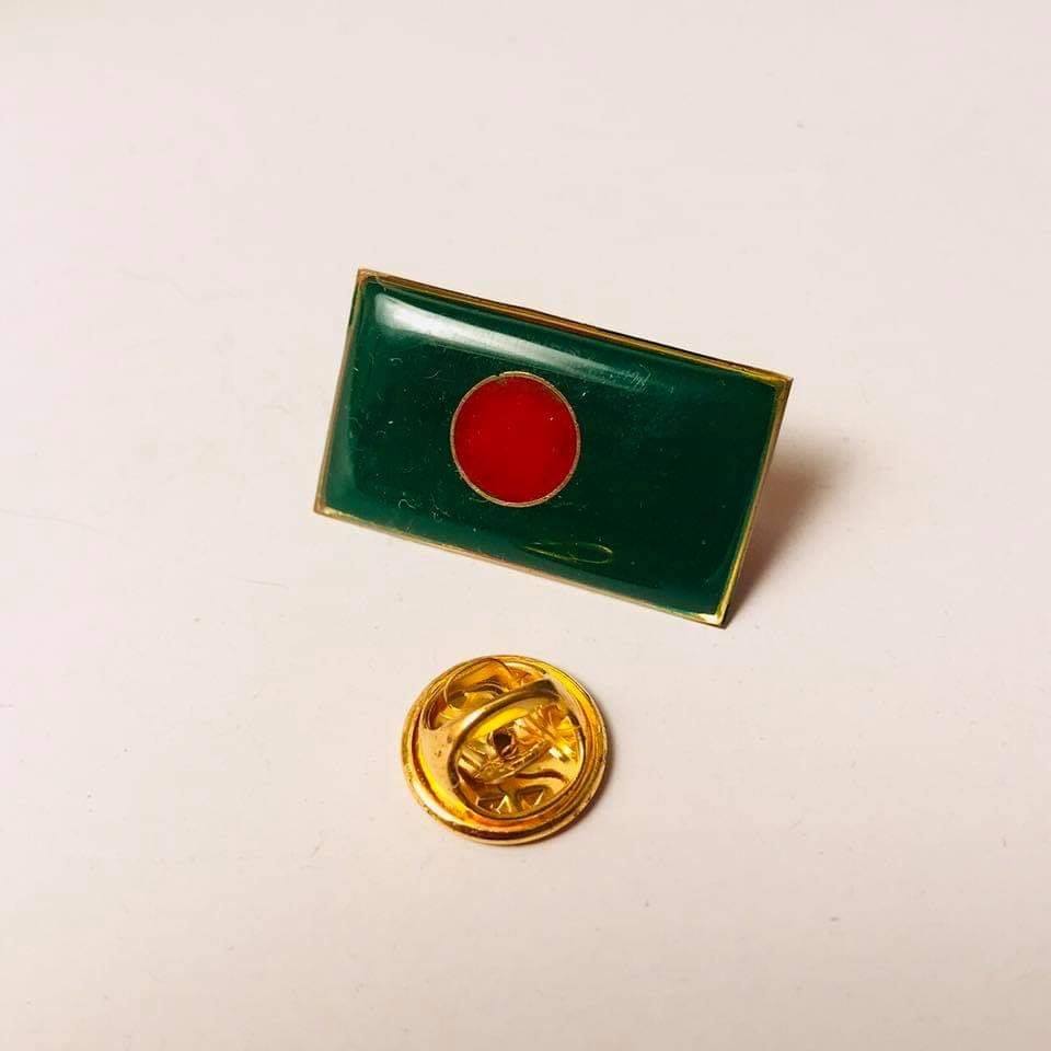 Coat pin Beshi Deshi