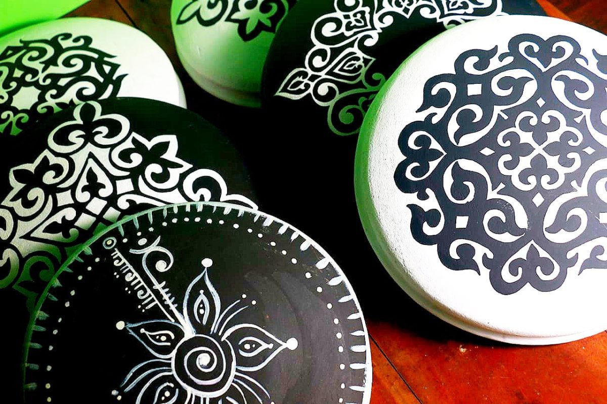Pottery painting Alpona design
