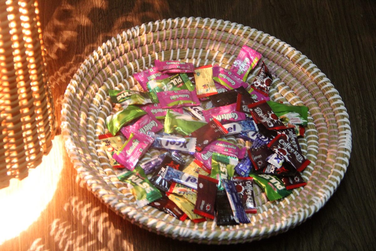 Large round tray / African design wall piece