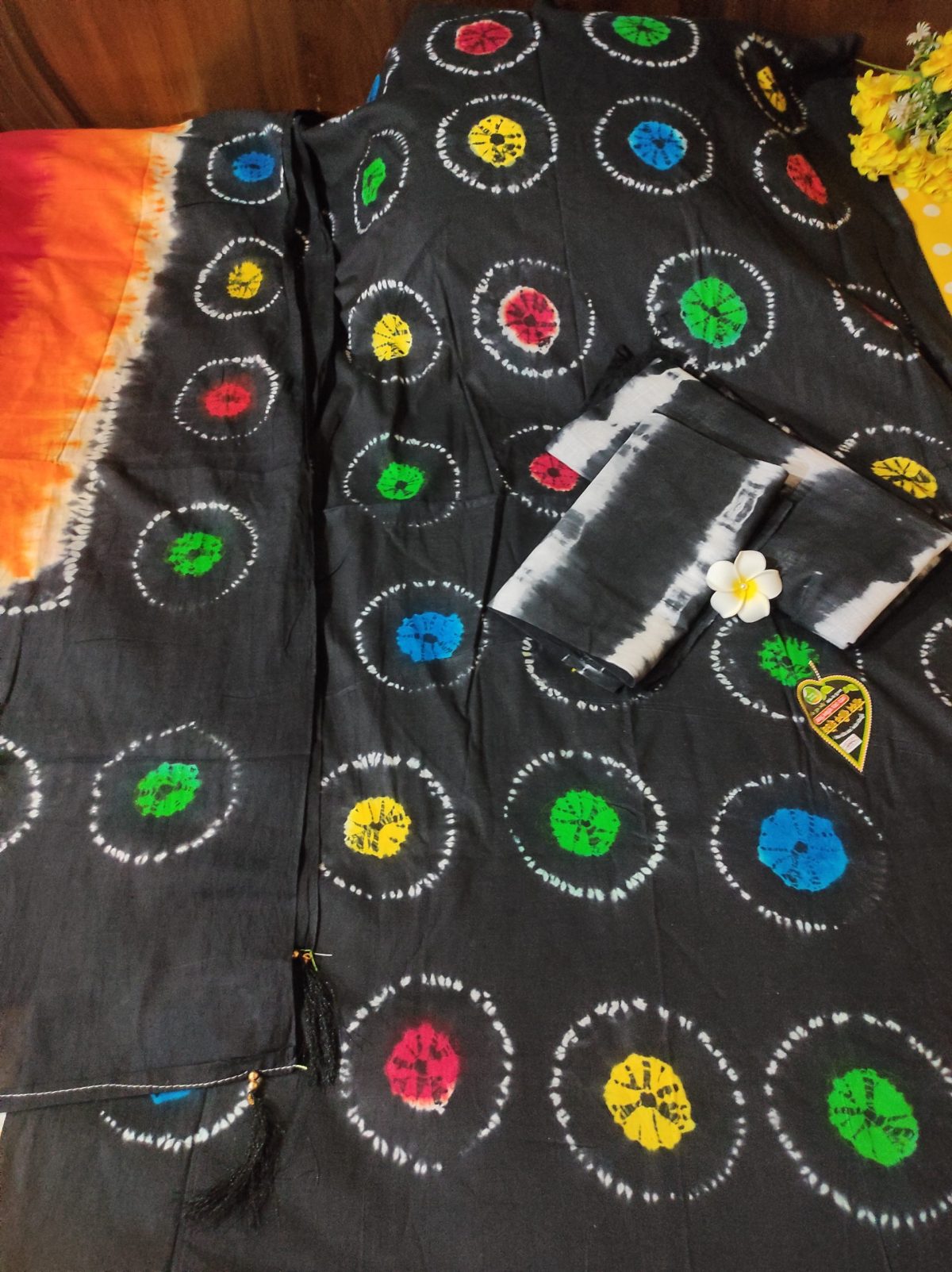 Chunari Batik Salwar Kamiz