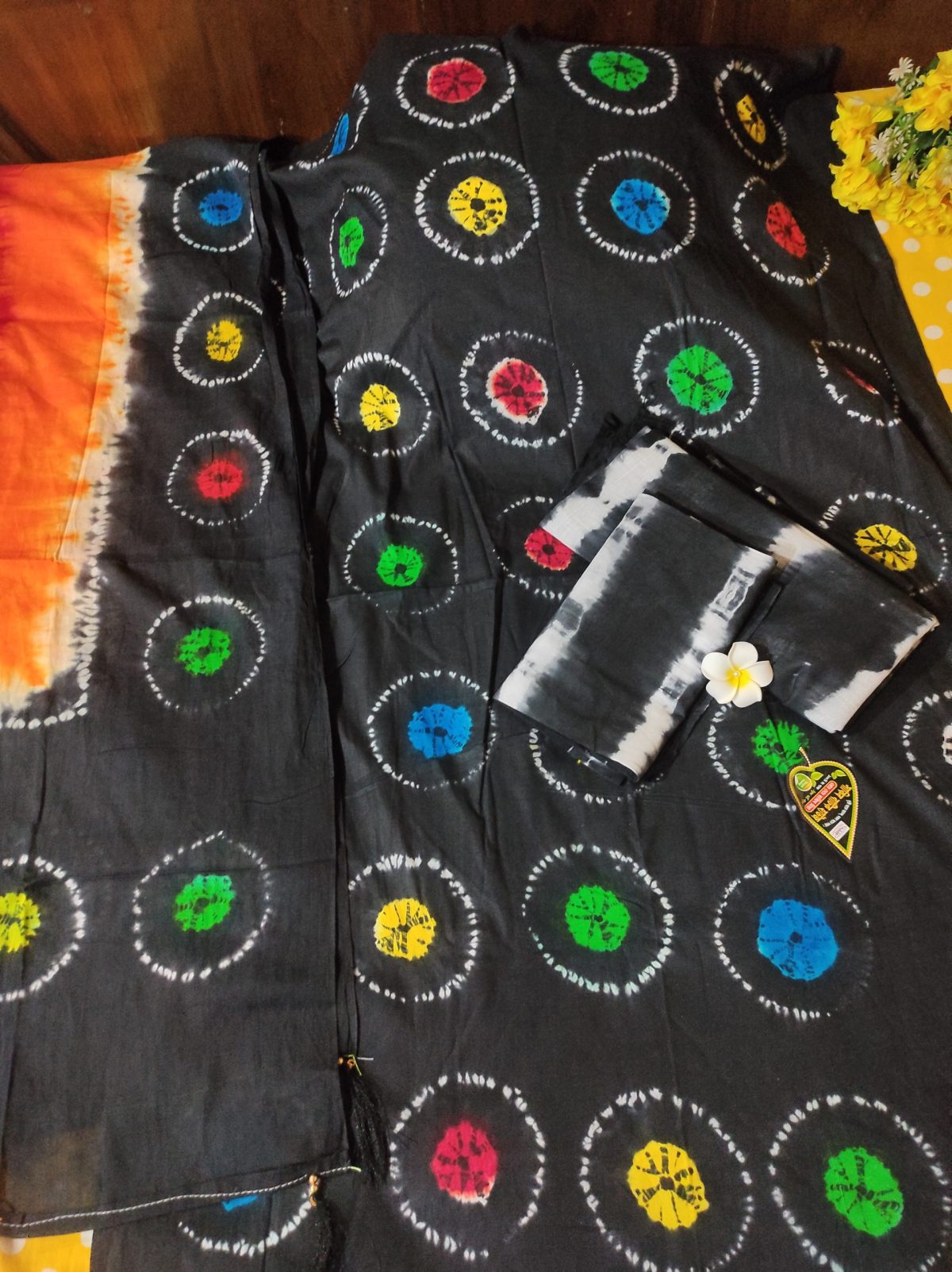 Chunari Batik Salwar Kamiz