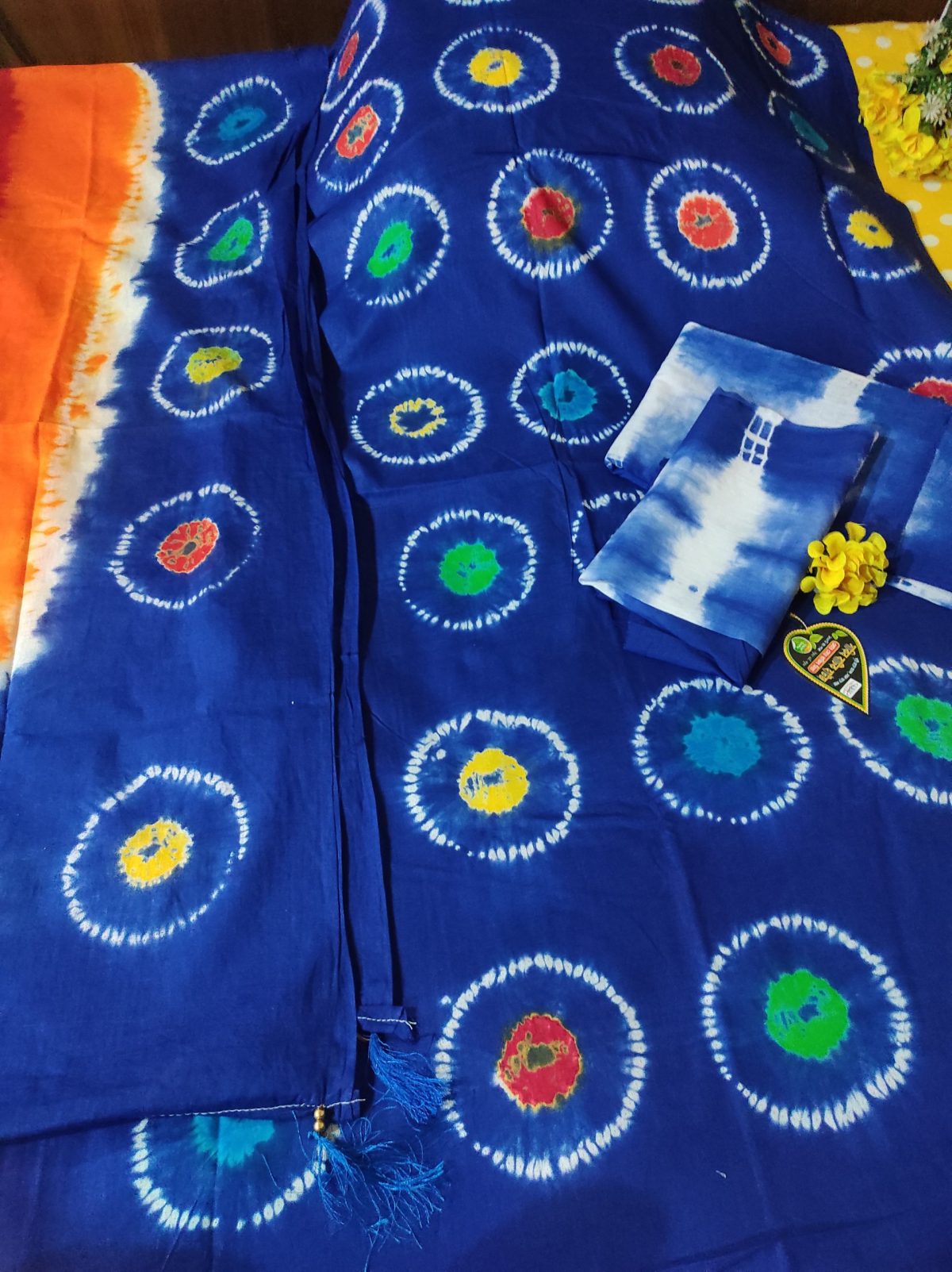 Chunari Batik Salwar Kamiz