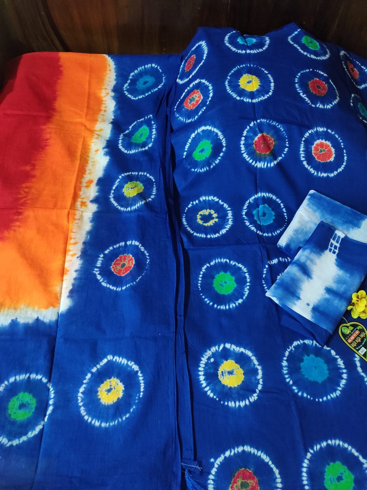 Chunari Batik Salwar Kamiz