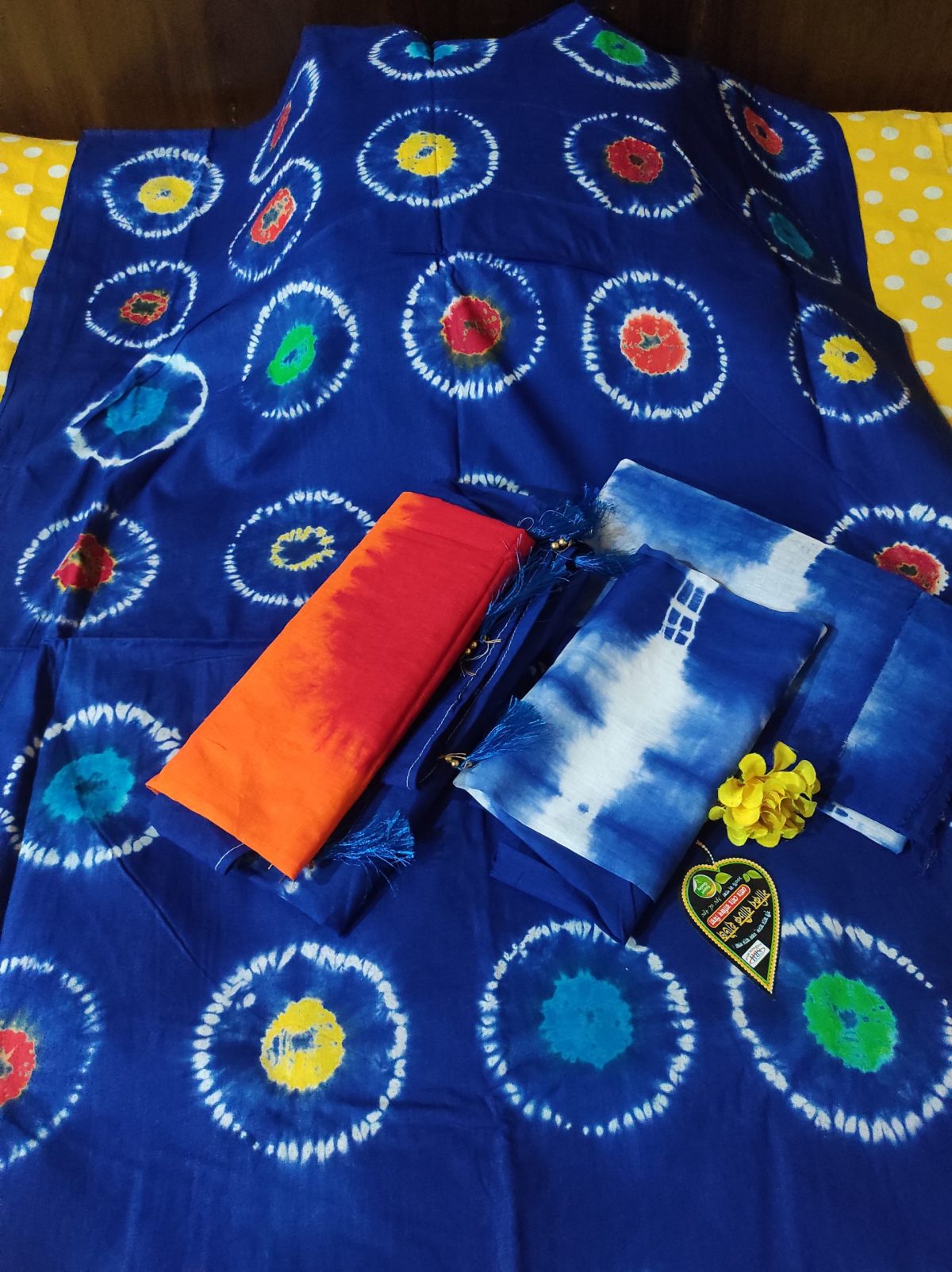 Chunari Batik Salwar Kamiz