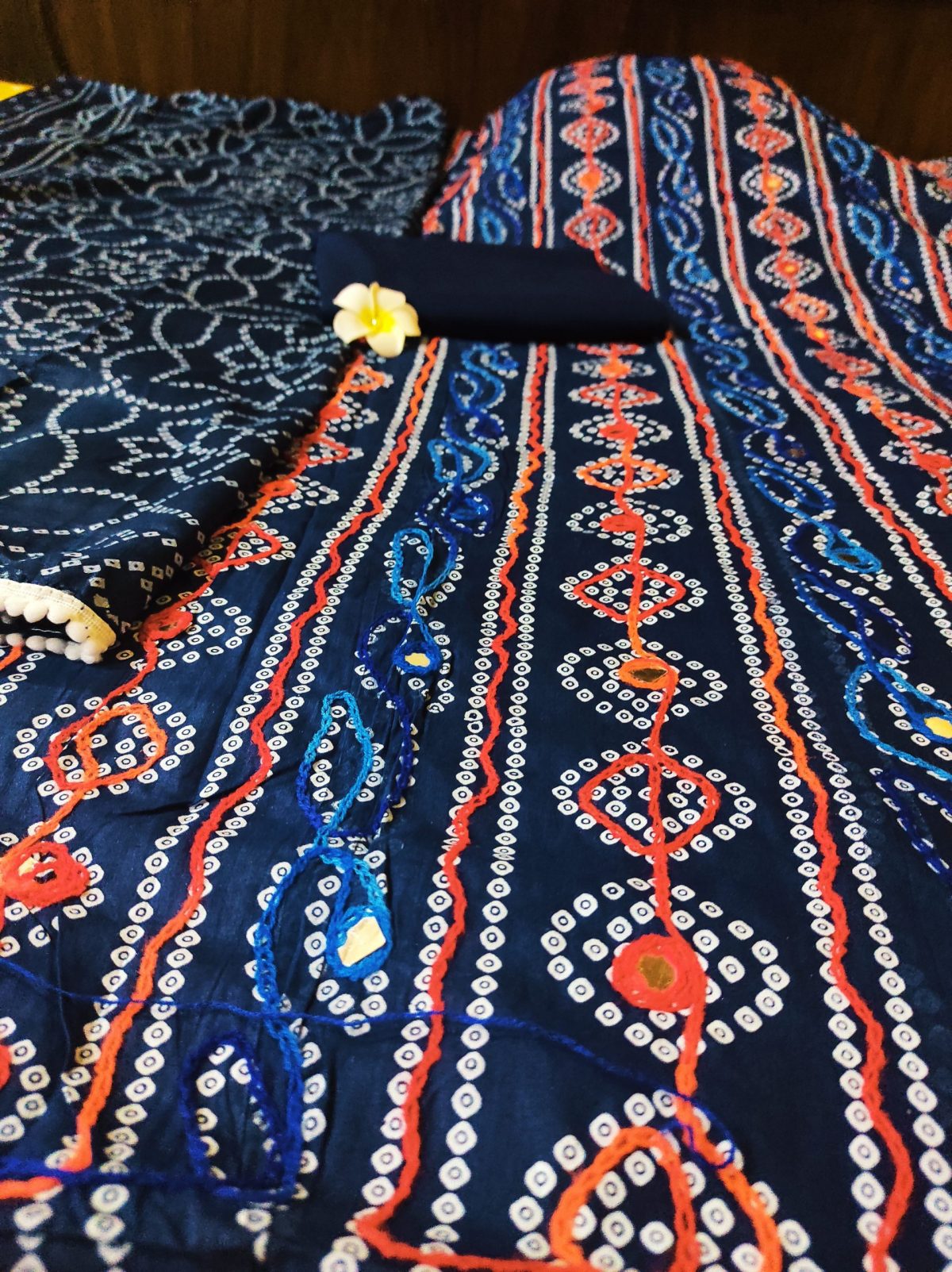 Chunari Phulkari Salwar Kamiz