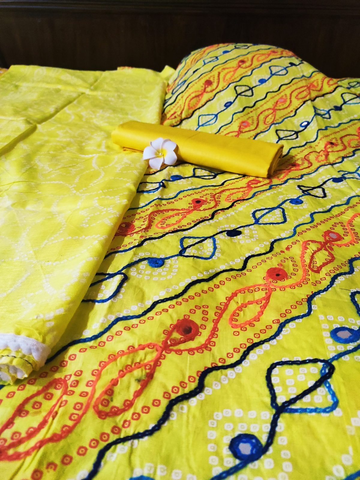 Chunari Phulkari Salwar Kamiz