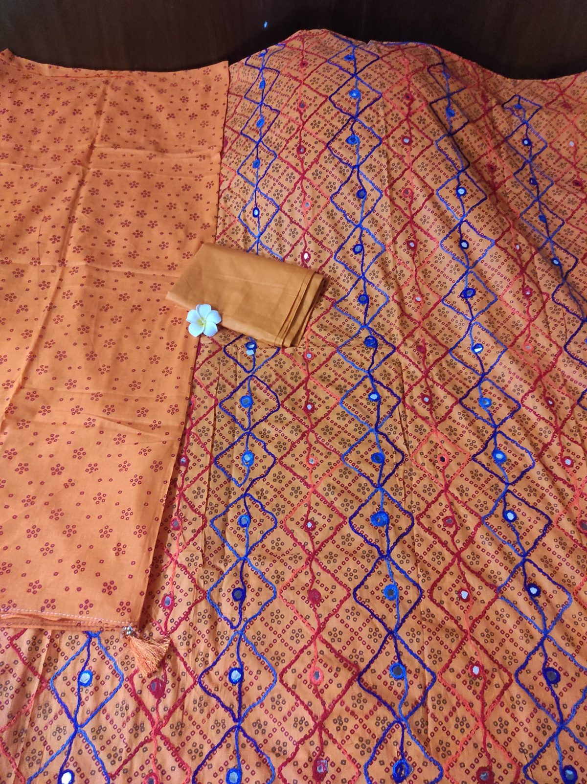 Chunari Phulkari Salwar Kamiz