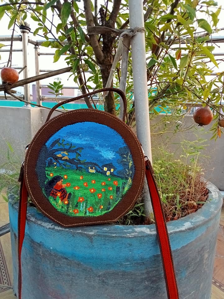 WhatsApp Image 2021-10-30 at 11.36.04 AM Hand-pained Shoulder Bag