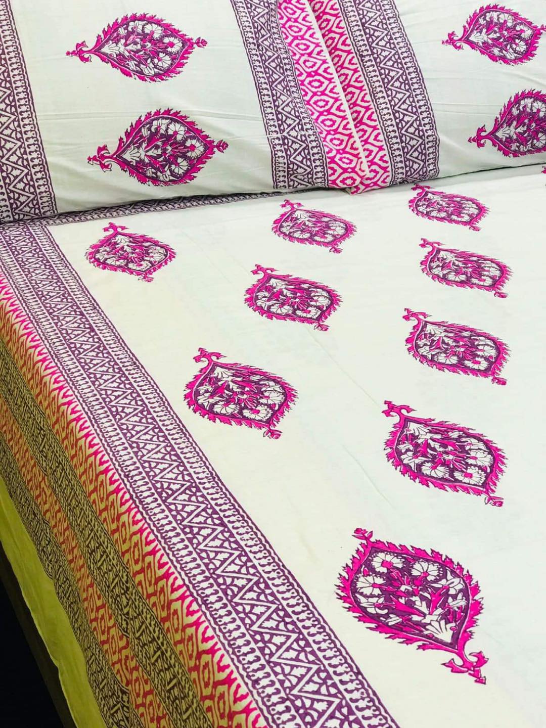 271771057_5224451800922486_4724334000486580002_n Block Printed Bed Sheet Set