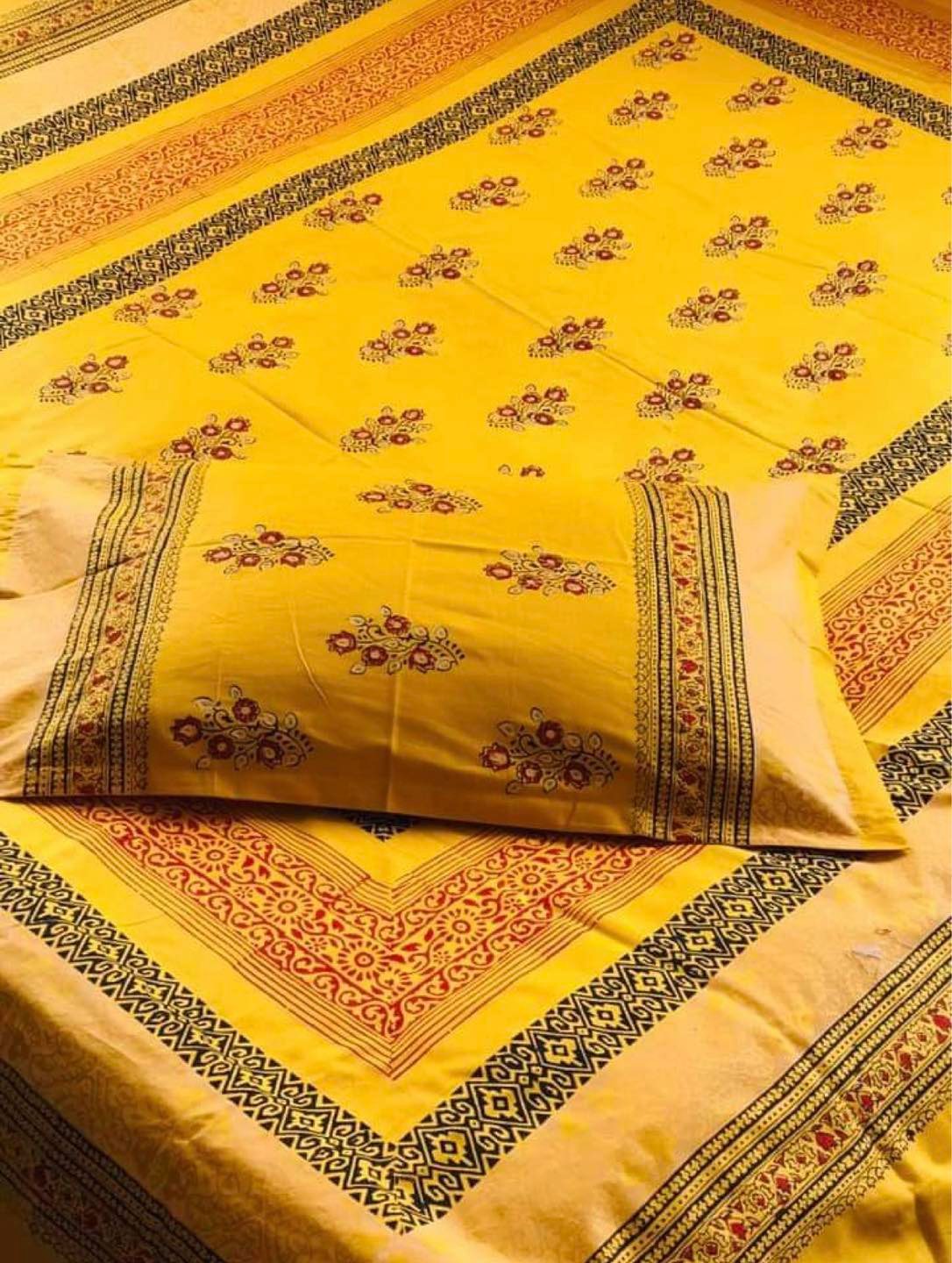 272123061_5224451694255830_3891594984281646319_n Block Printed Bed Sheet Set