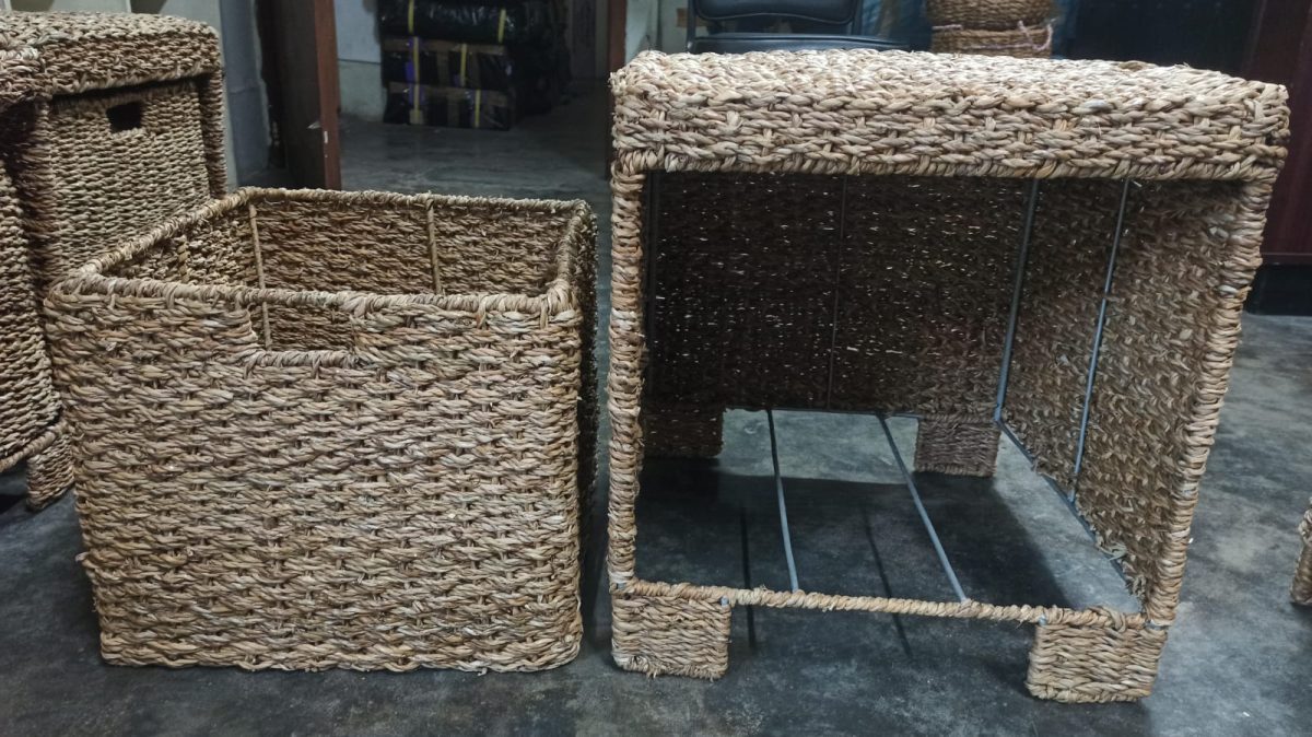 Seater with Laundry Basket