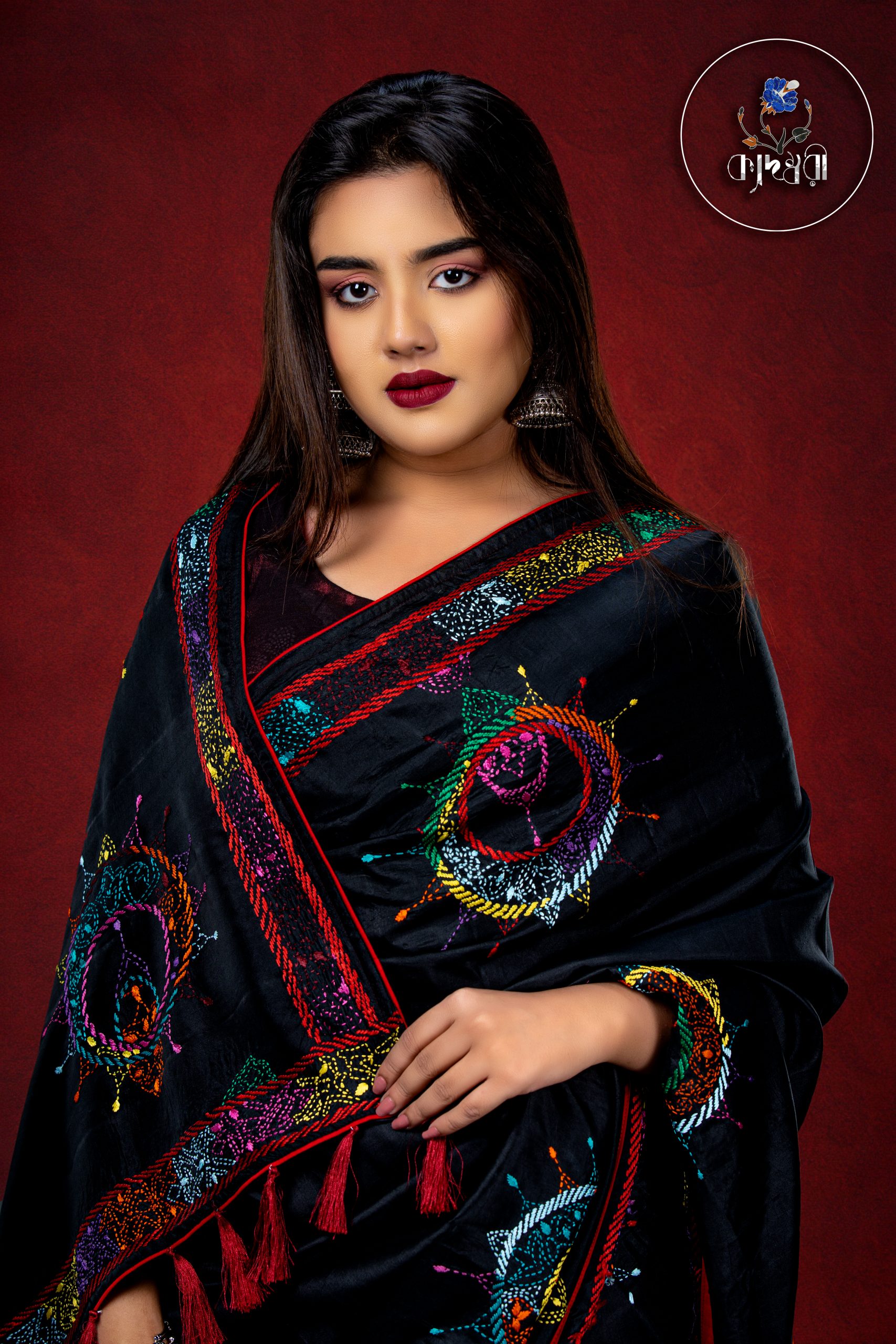 SNY04118 Hand Stitched Design Silk Saree_Opsura