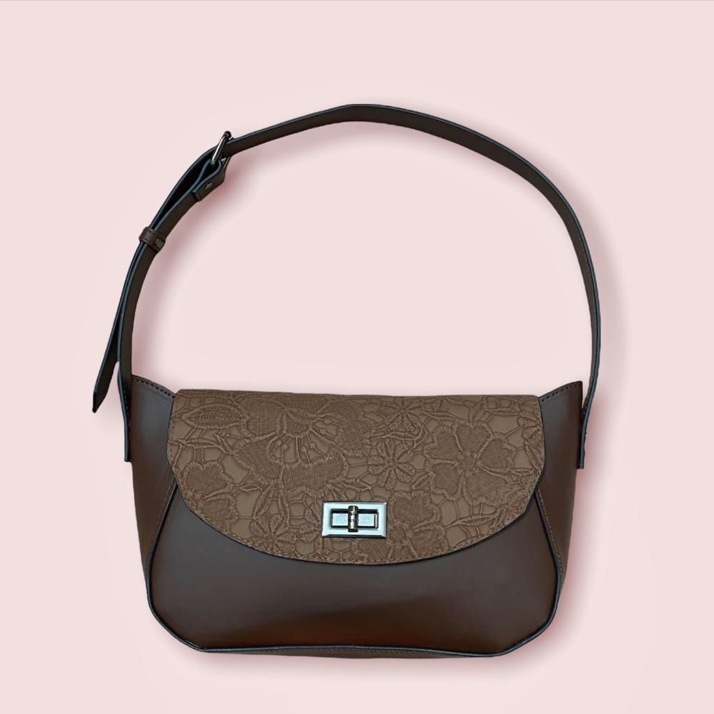 WhatsApp Image 2022-04-12 at 12.48.28 PM Handbag