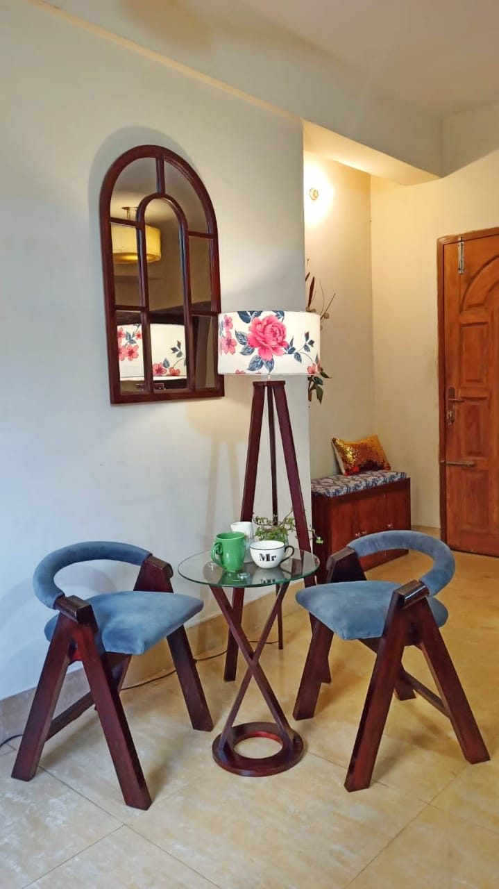 WhatsApp Image 2022-09-04 at 22.46.00 (1) Chair with Table