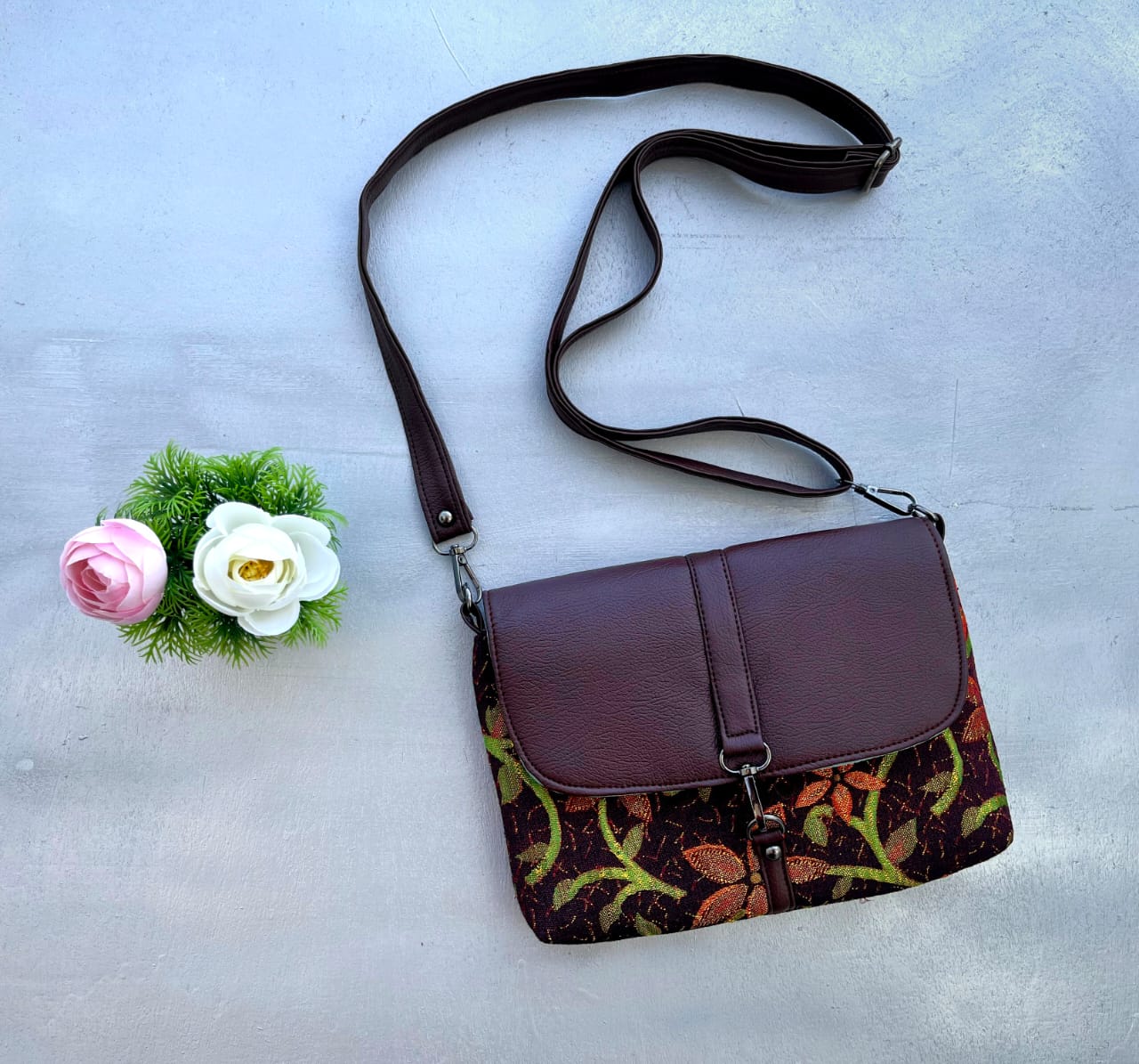 WhatsApp Image 2022-11-26 at 23.46.12 (1) ILARIA Crossbody Ladies Bag