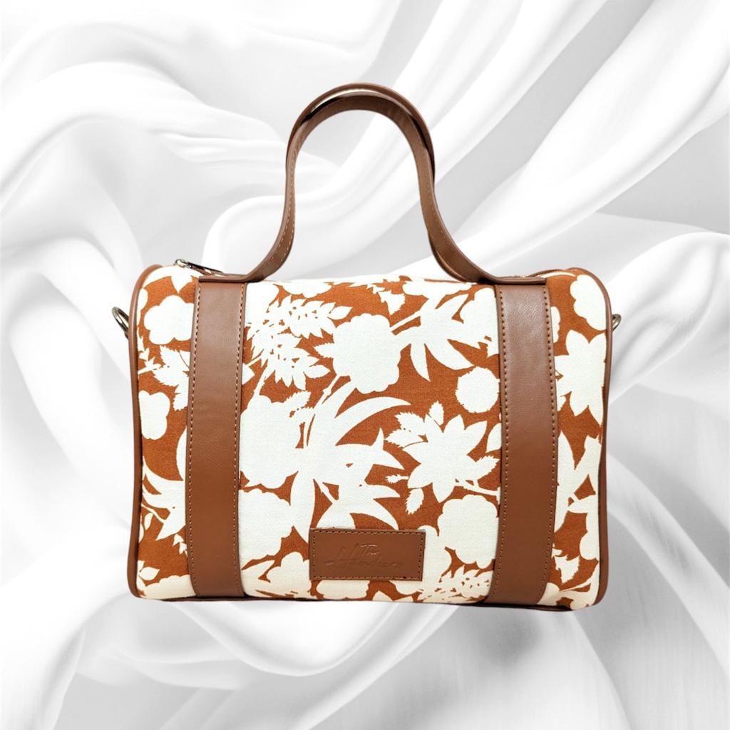 WhatsApp Image 2023-04-04 at 17.16.23 Hand Bag
