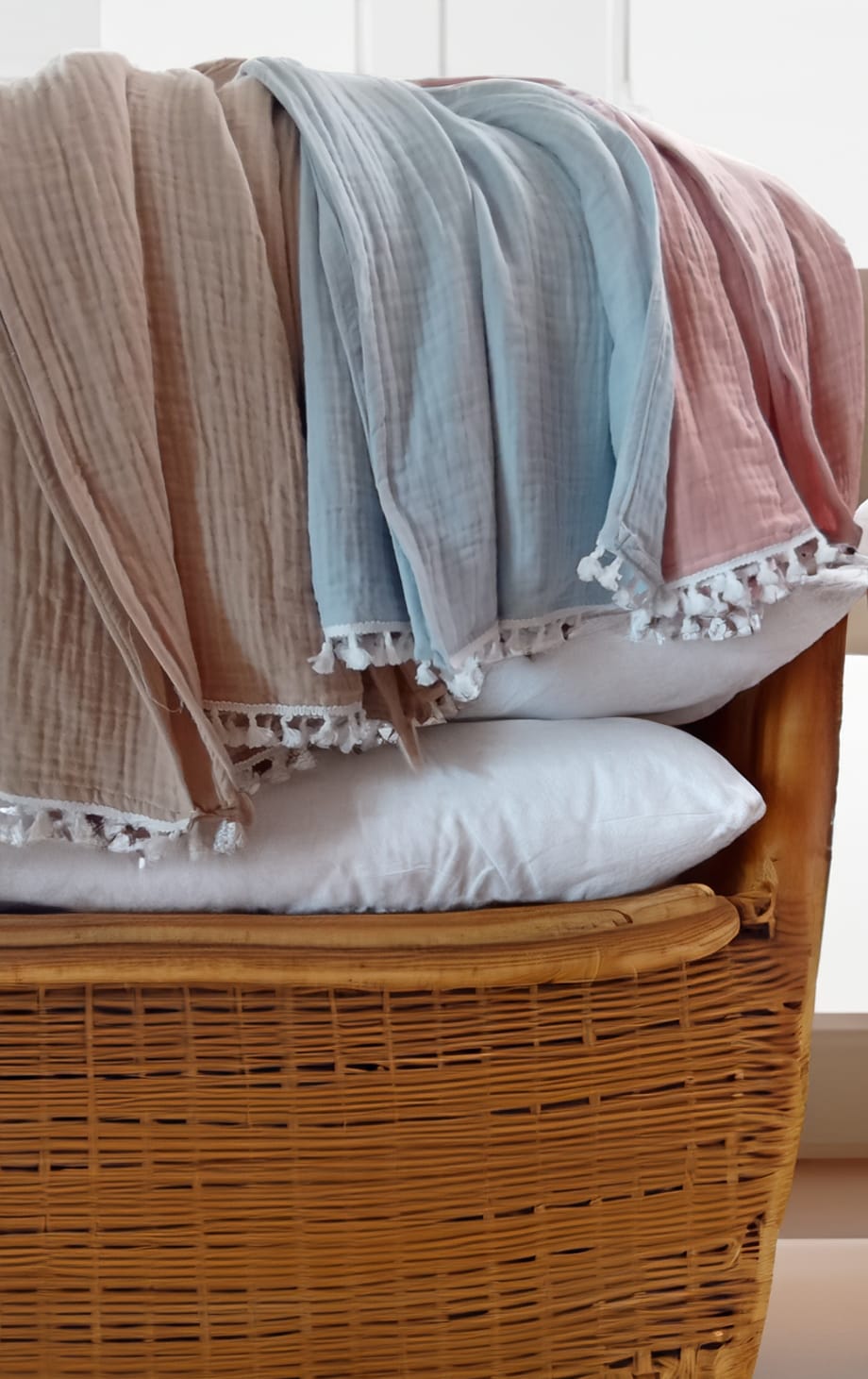 WhatsApp Image 2023-09-23 at 21.57.52 Moslin Cotton Throw Blanket